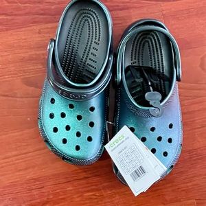 NEW CROCS CLASSIC PRISMATIC SIZE 8 Women NWT